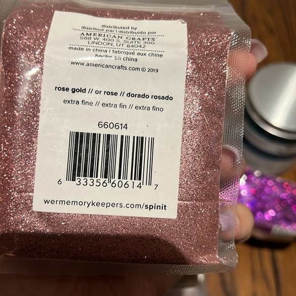 We R Memory Keepers SPIN IT POLYESTER GLITTER 5 NEW 8 used once- 10 oz bags each - Picture 17 of 17